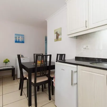 Sur Y Sol 16 - Two Bed Los Cristianos (Tenerife)